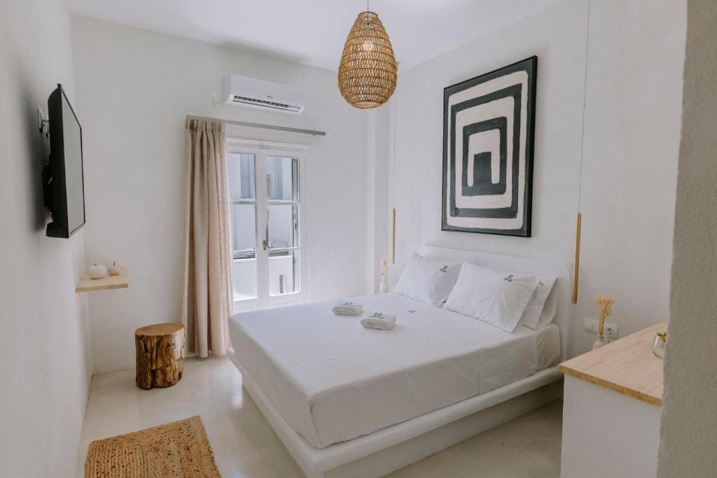HERCULES LUXURY LIVING — 4