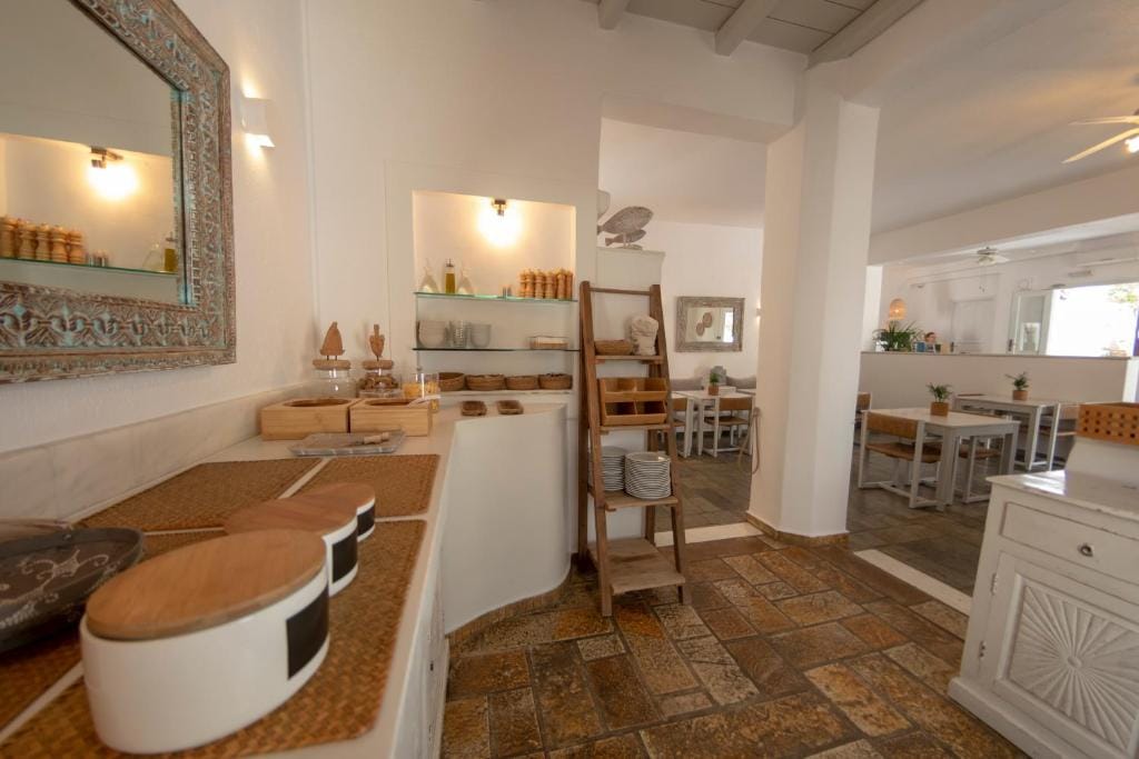 Hotel Manos — 3