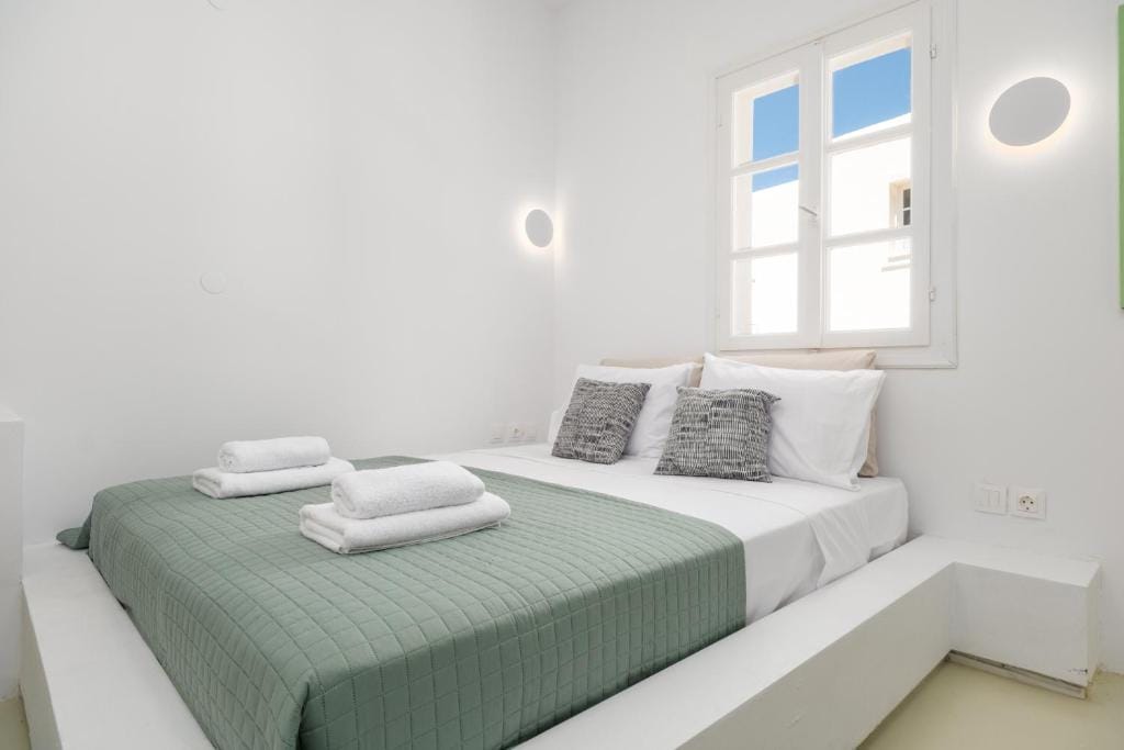 Libertis Paros — 4