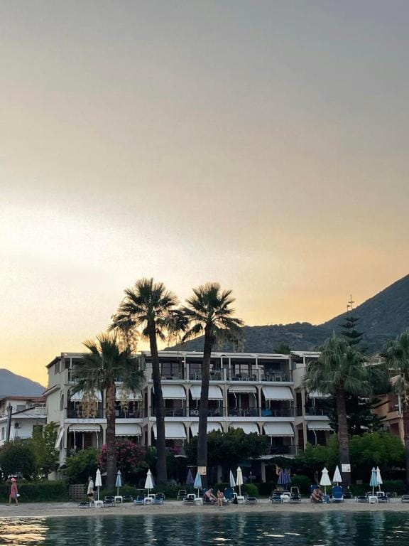 Palm Trees Hotel