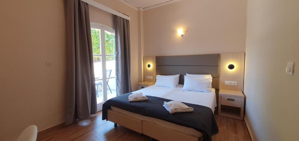 Paleo Inn Hotel — 2