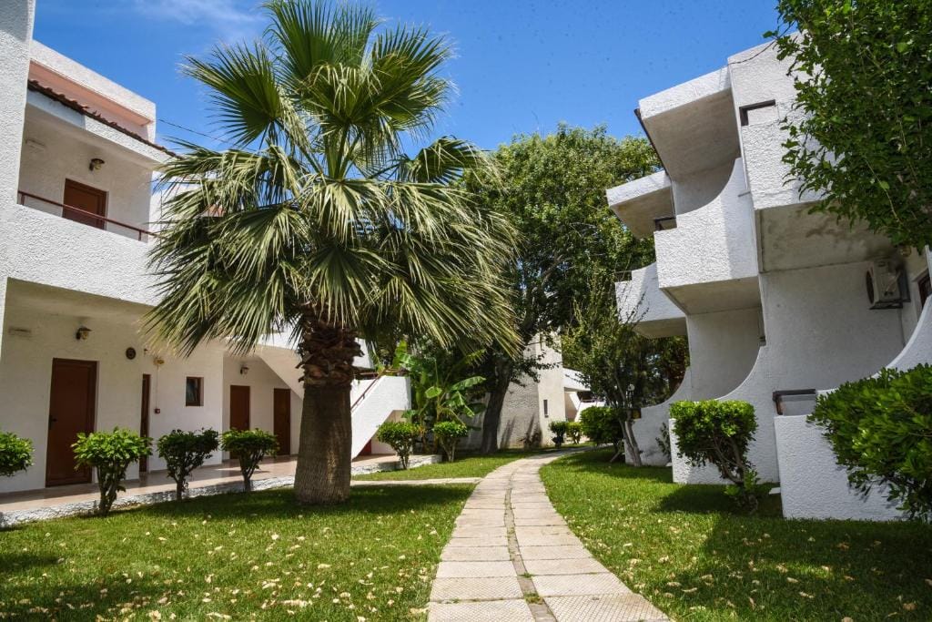 Vallian Village Hotel — 5