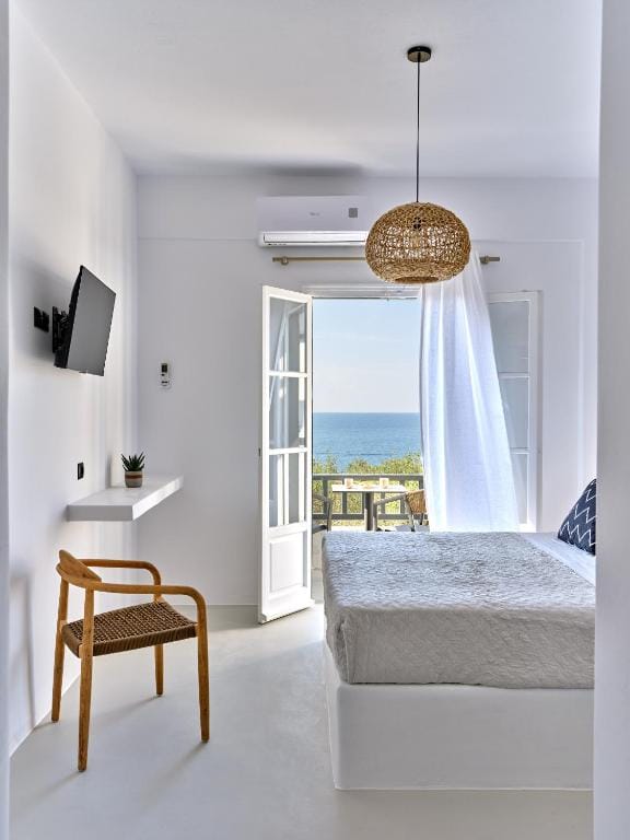 Paros Five Senses — 5