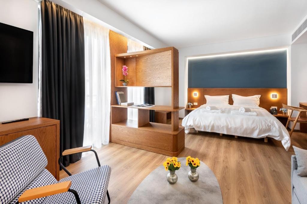 DAYS City Suites — 2