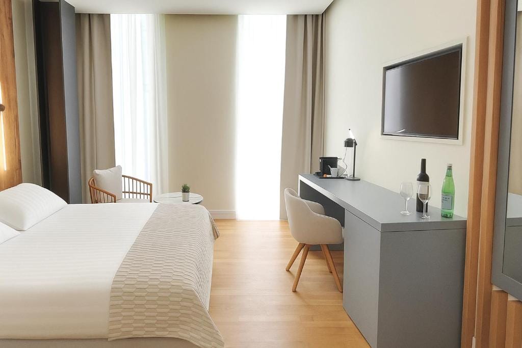 Elite Patras Suites — 4