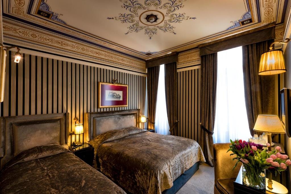 Maison Grecque Hotel Extraordinaire — 2