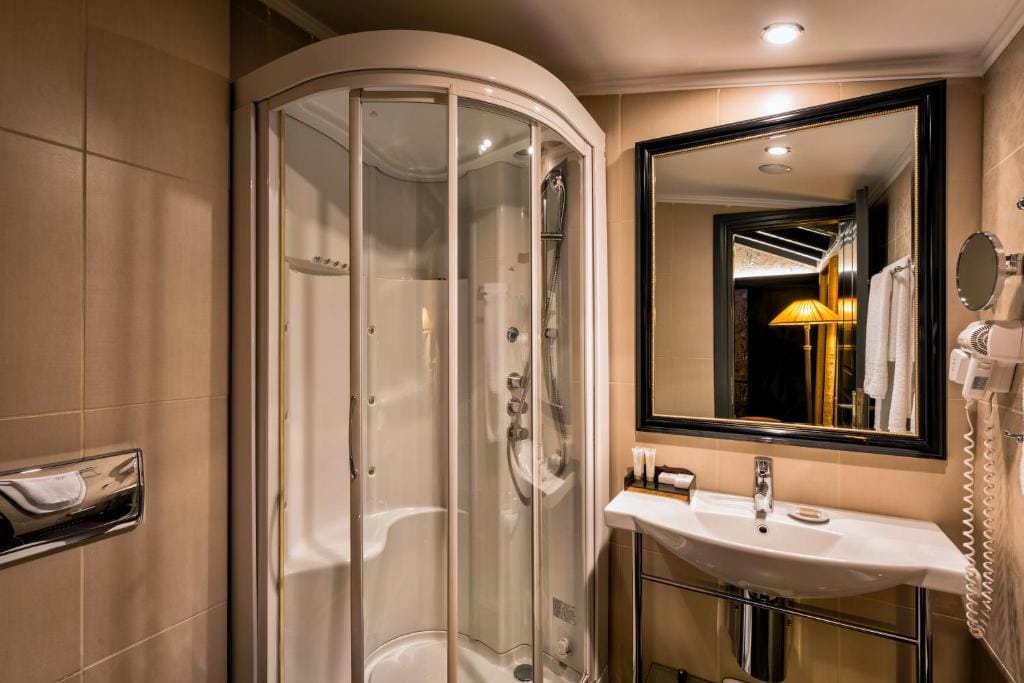 Maison Grecque Hotel Extraordinaire — 3