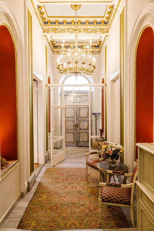 Palaiologos Luxury City Hotel — 1