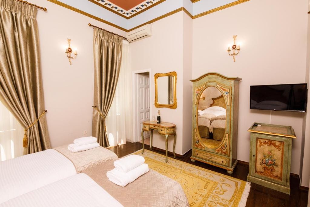 Palaiologos Luxury City Hotel — 2