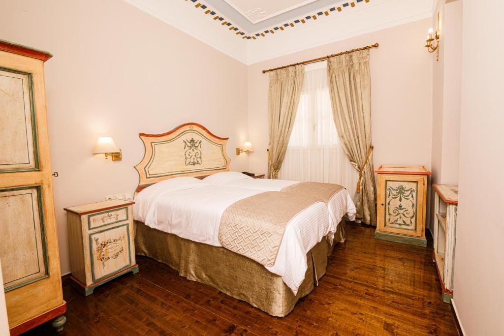 Palaiologos Luxury City Hotel — 5