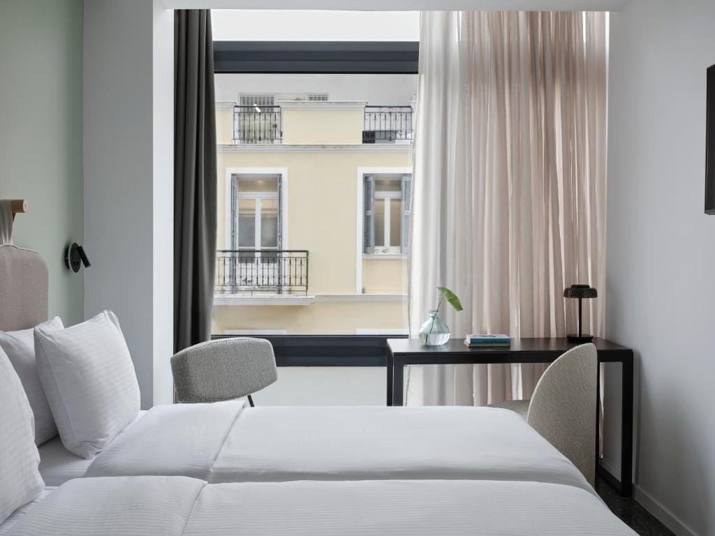 RESIDENCE PATRAS — 1