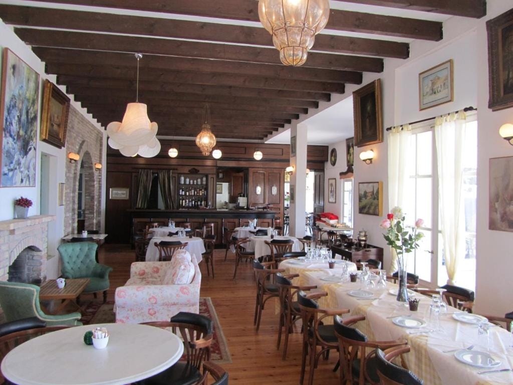 Levant Hotel — 4