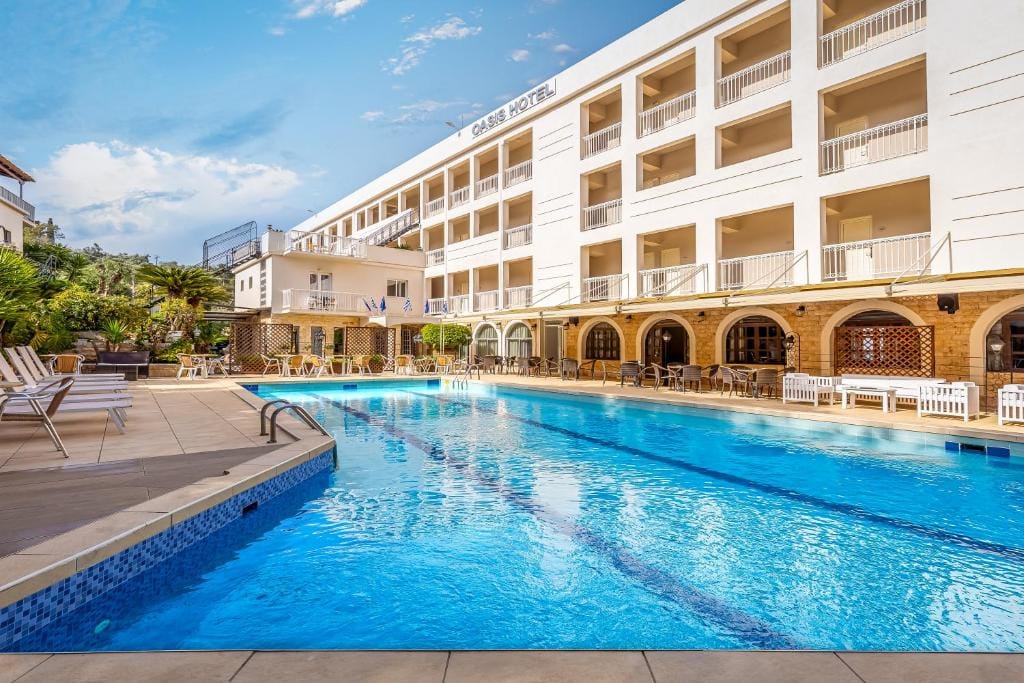 Oasis Hotel — 4