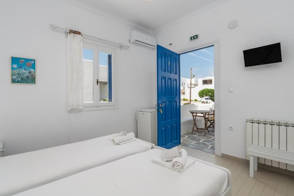 Apollon Rooms 2 — 2
