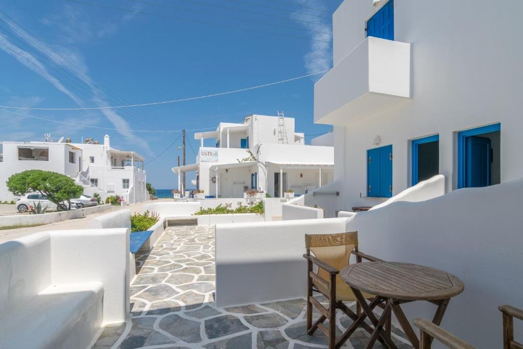 Apollon Rooms 2 — 4