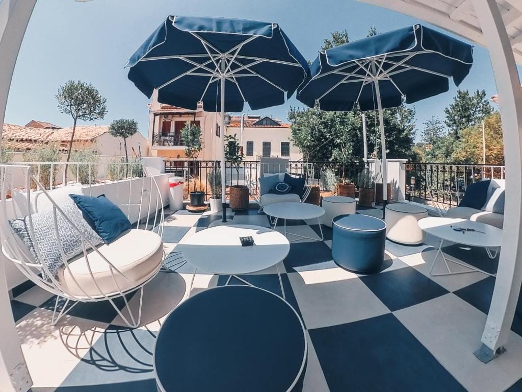 BLUE LUXURY SUITES — 5