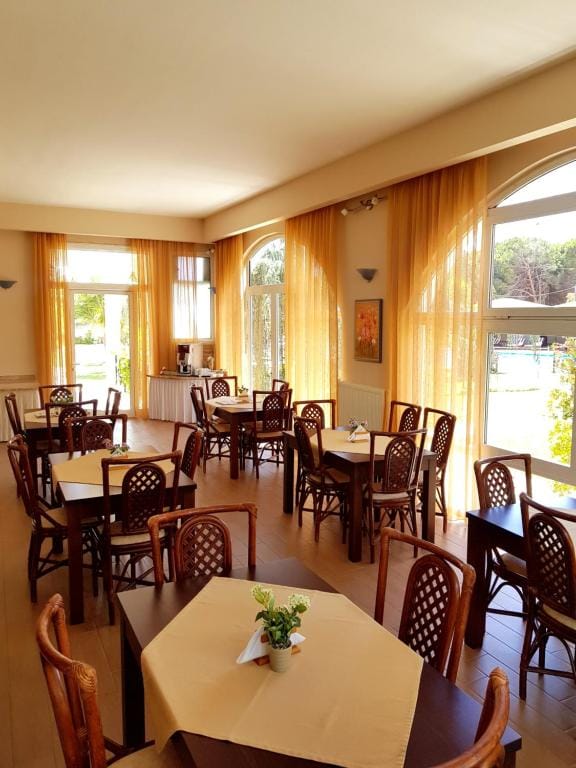 Hotel Kalamitsi Apartments — 4