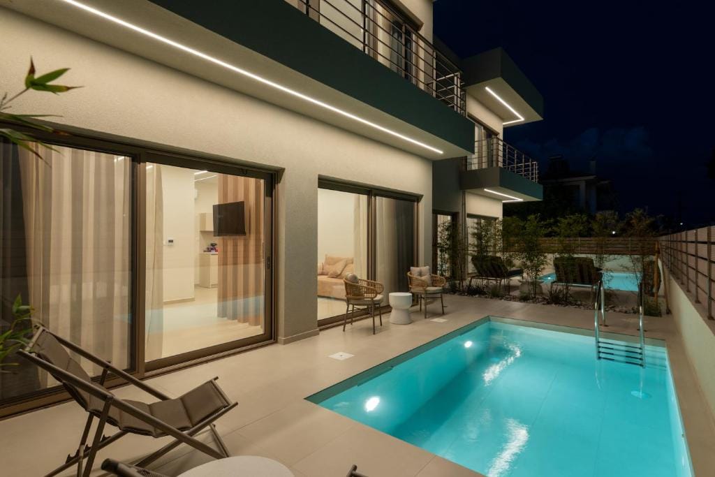 IONE Suites — 4