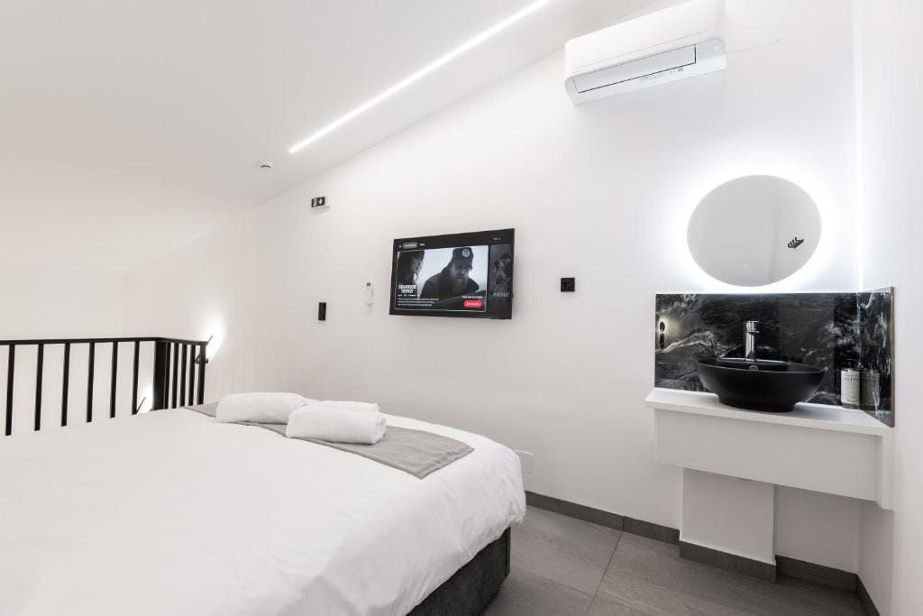 La Boheme modern living — 2