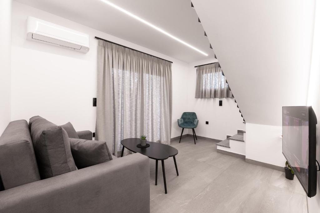 La Boheme modern living — 5
