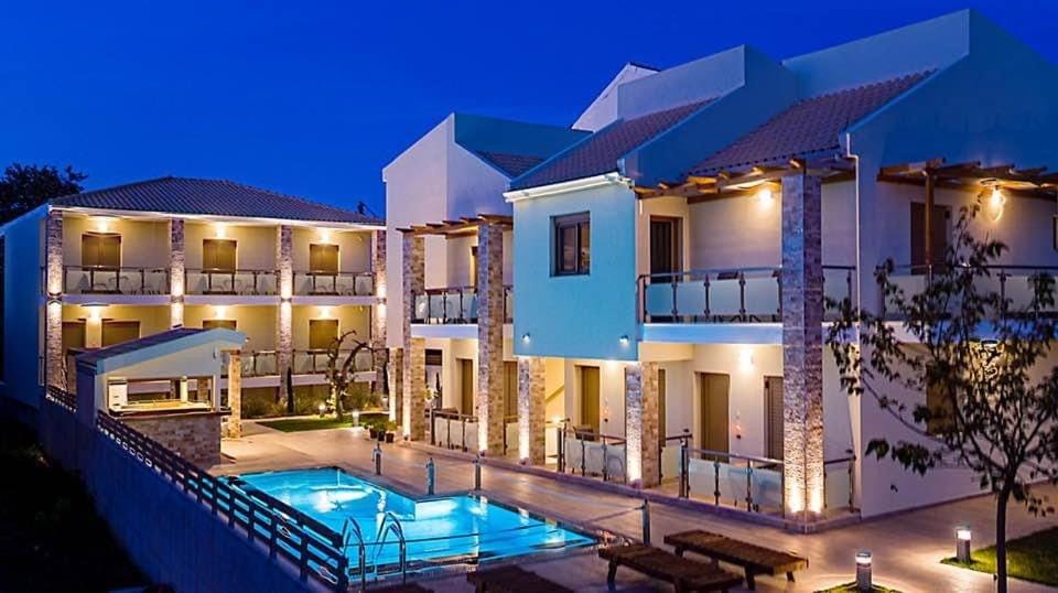 Melydron Apartments — 3