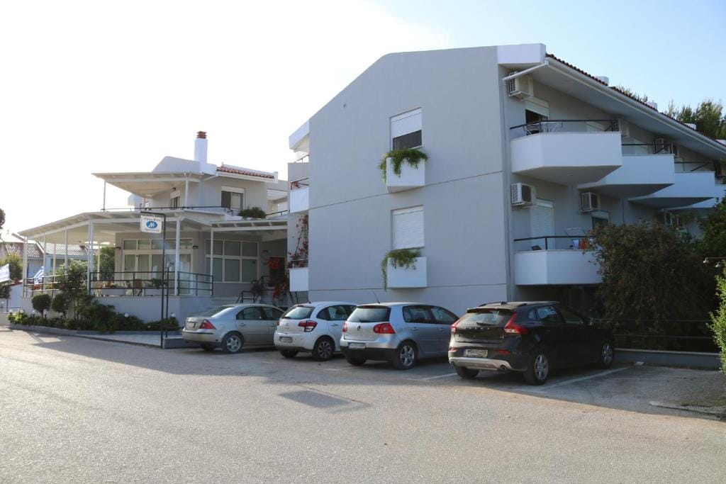 Mitika Hotel Apartments — 2