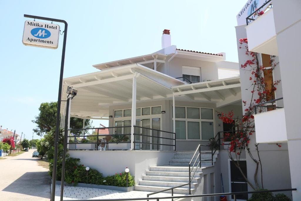 Mitika Hotel Apartments — 4