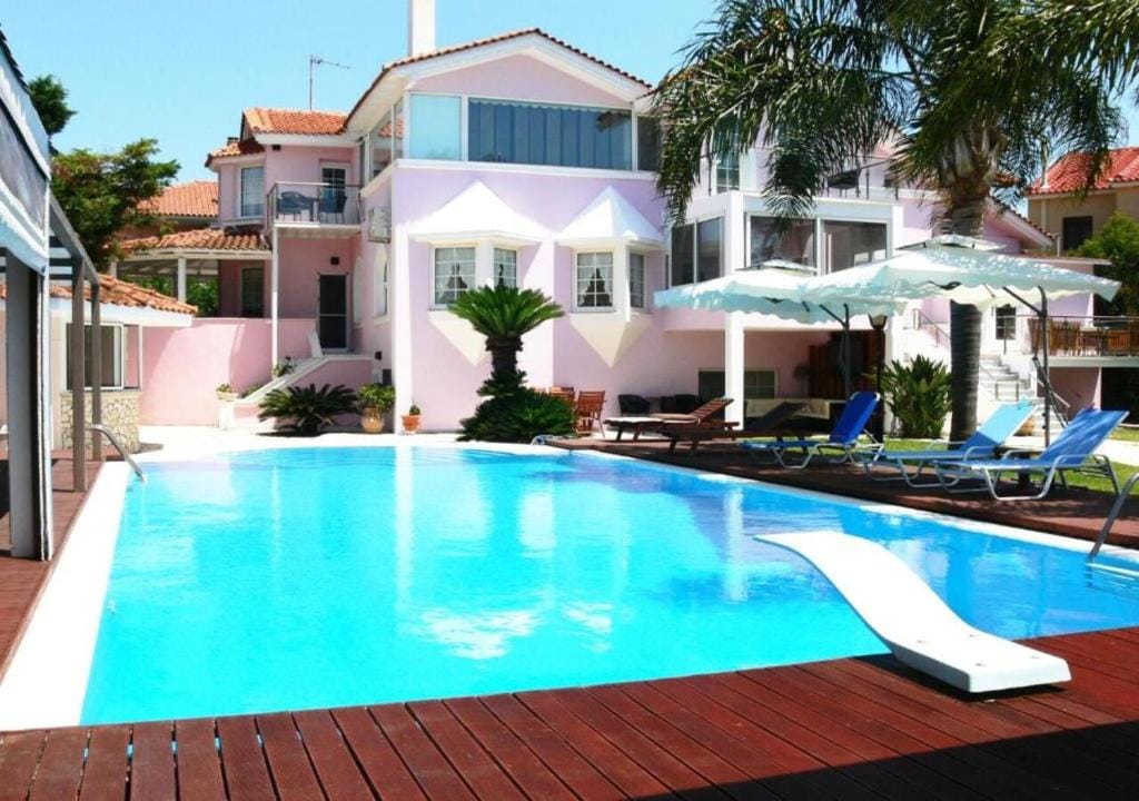 Queen Boutique Suites Preveza — 4