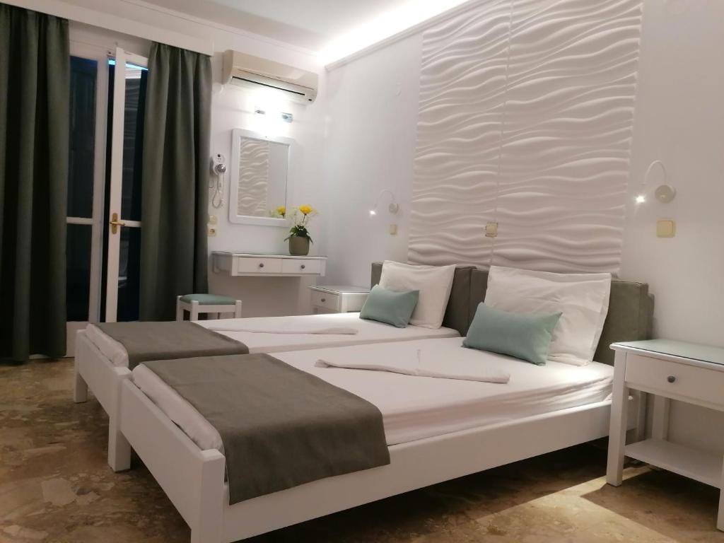LITO STUDIOS APARTMENTS — 2