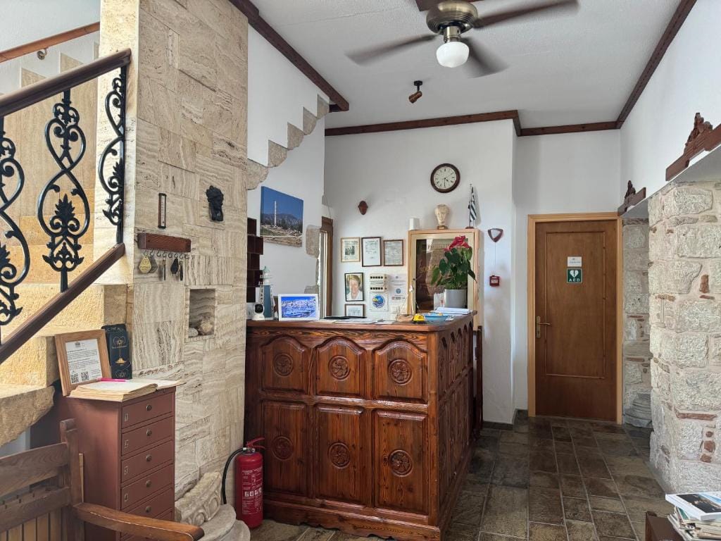 Pythaïs Hotel — 2