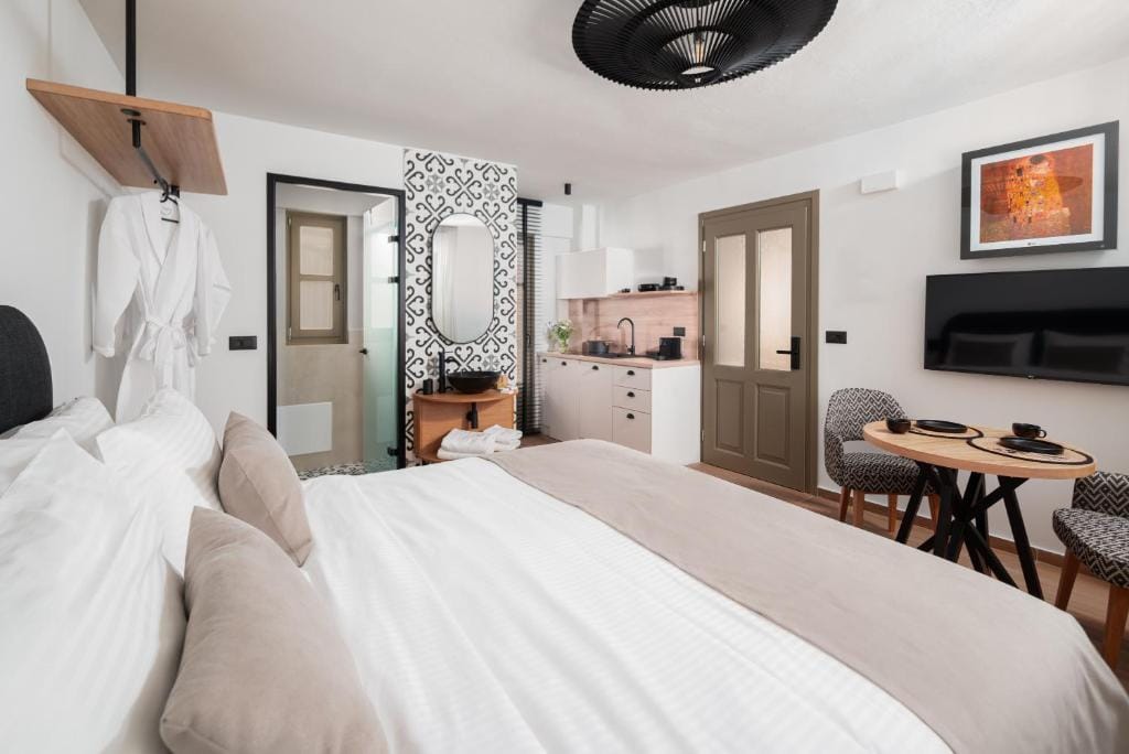 Casa di Gaga Luxury Suites — 2