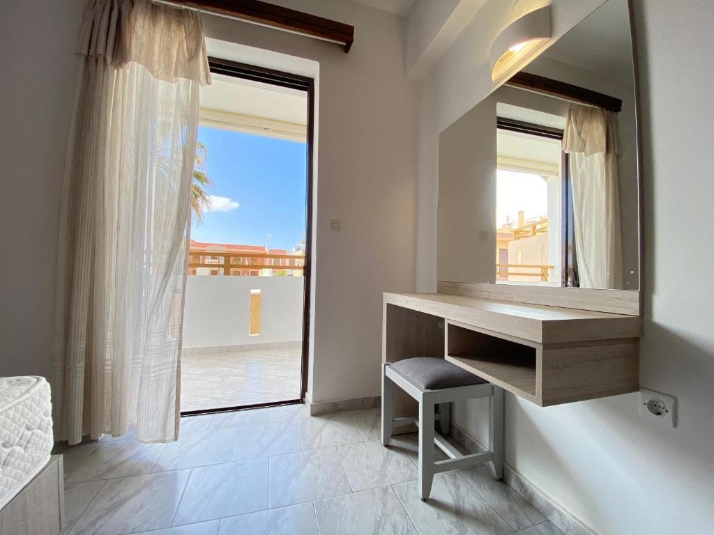 Domenica Apartments — 2