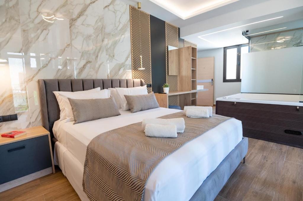 John & Mary Suites — 4