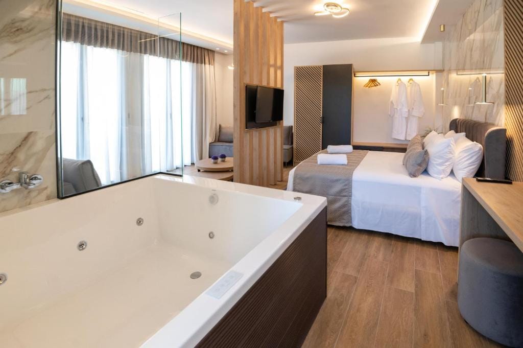 John & Mary Suites — 5