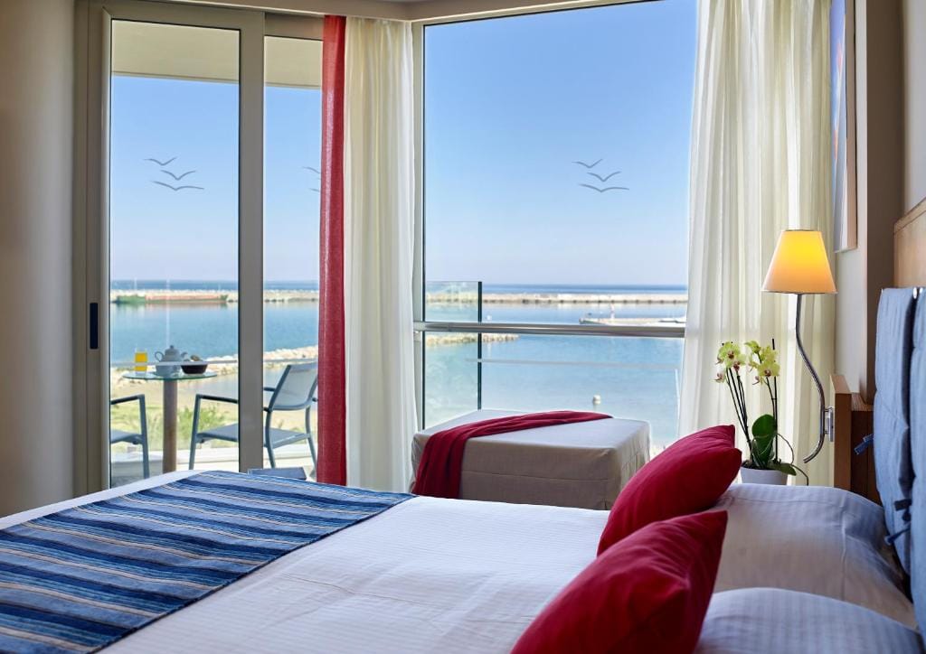 Kyma Suites Beach Hotel — 1