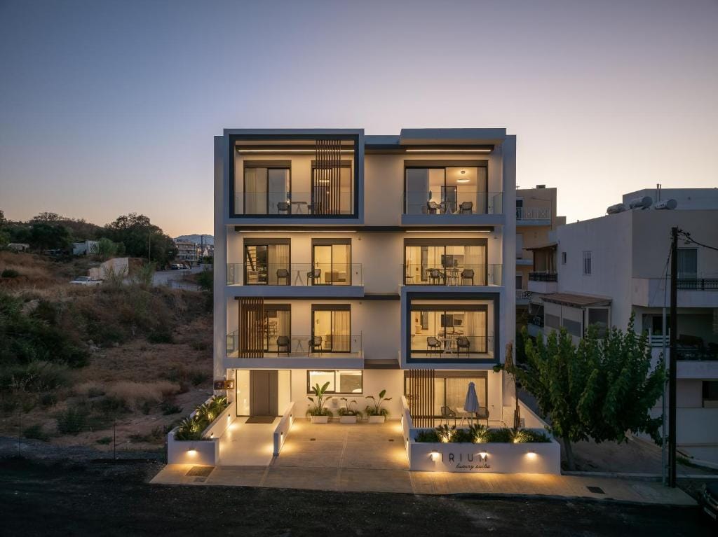 LIRIUM luxury suites — 2