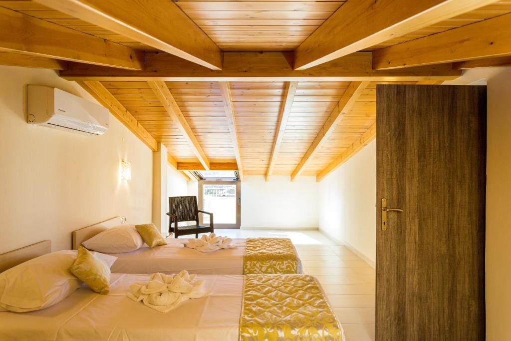 Polyxenia Suites — 4
