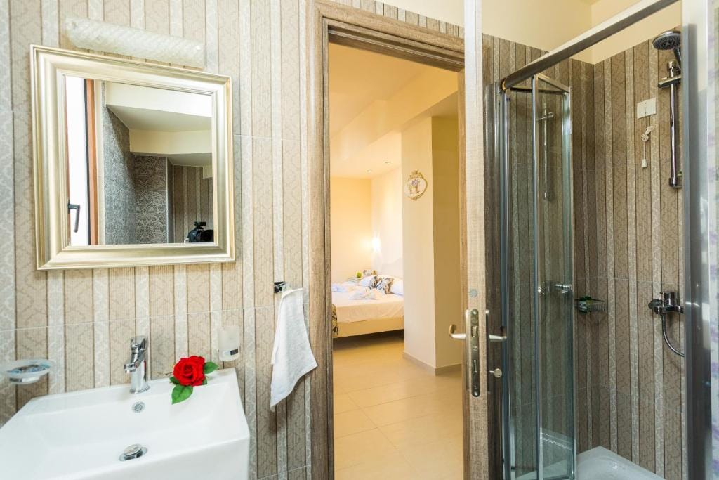 Polyxenia Suites — 5