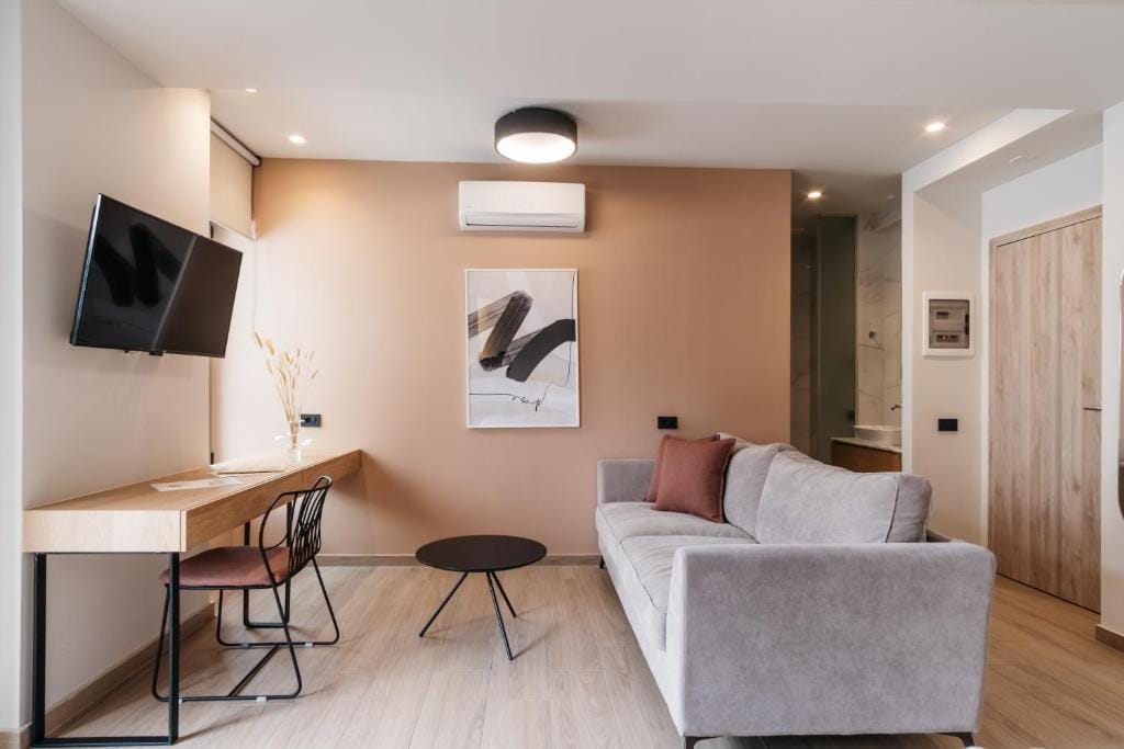 The City Hotel & Suites — 1