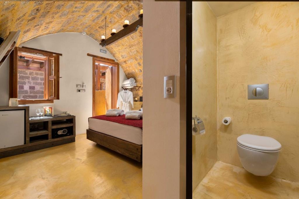 10GR Boutique Hotel & Wine Bar — 4