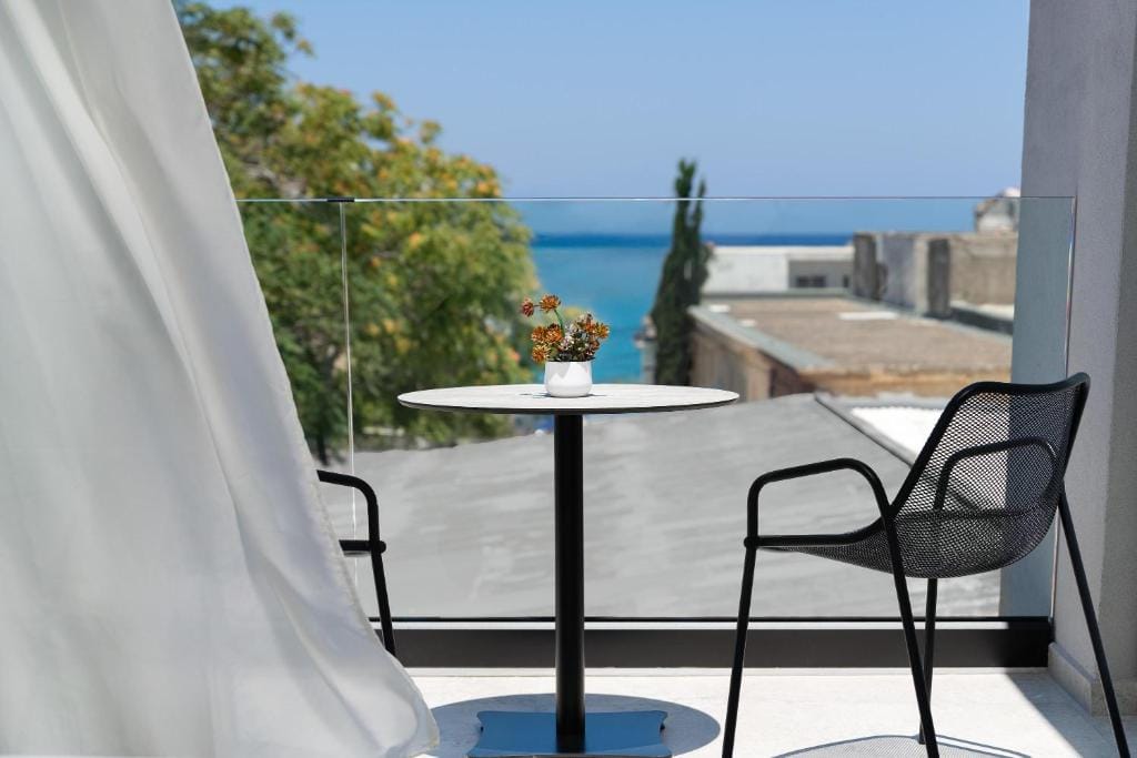 Agkyra Hotel — 4