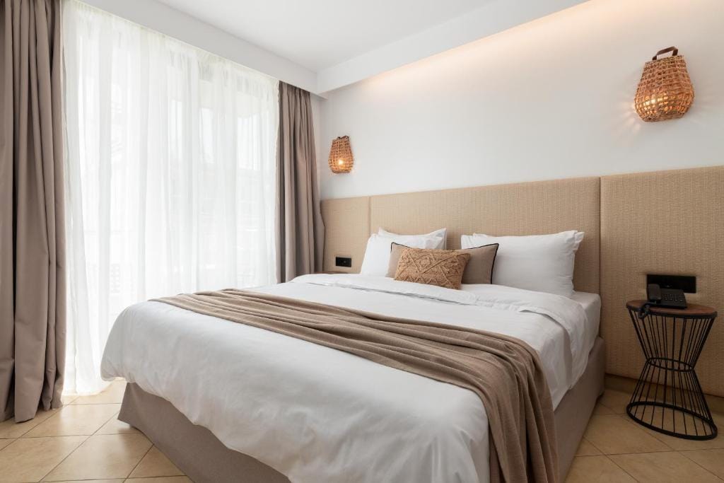 Diana Art Boutique Hotel — 1