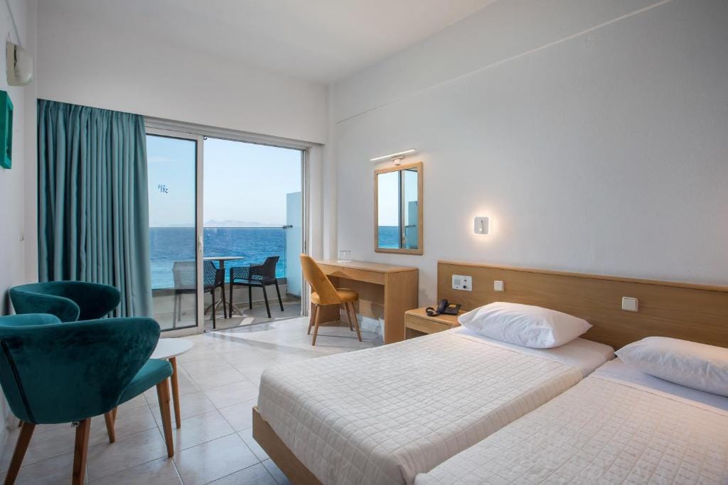 Hotel Riviera — 2