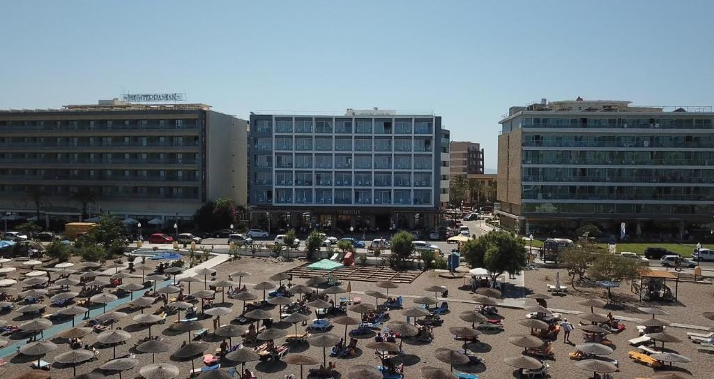 Ibiscus Hotel — 1