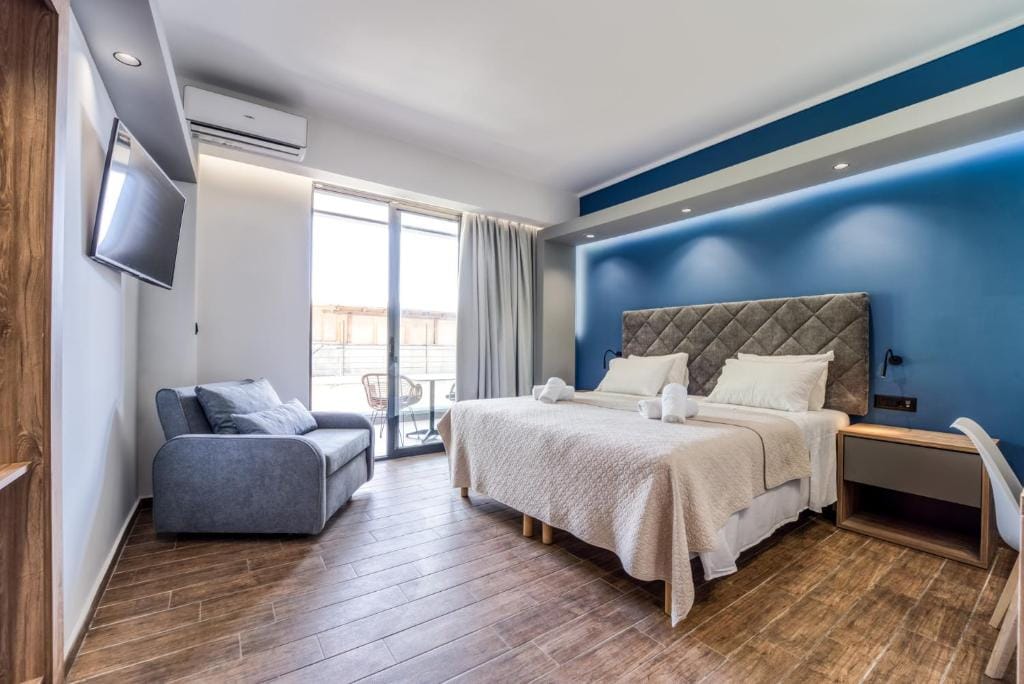Island City Boutique Hotel — 1
