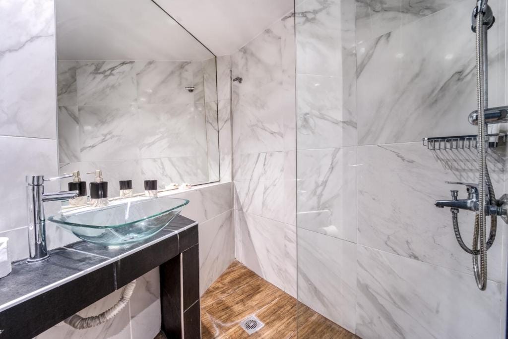 Island City Boutique Hotel — 3