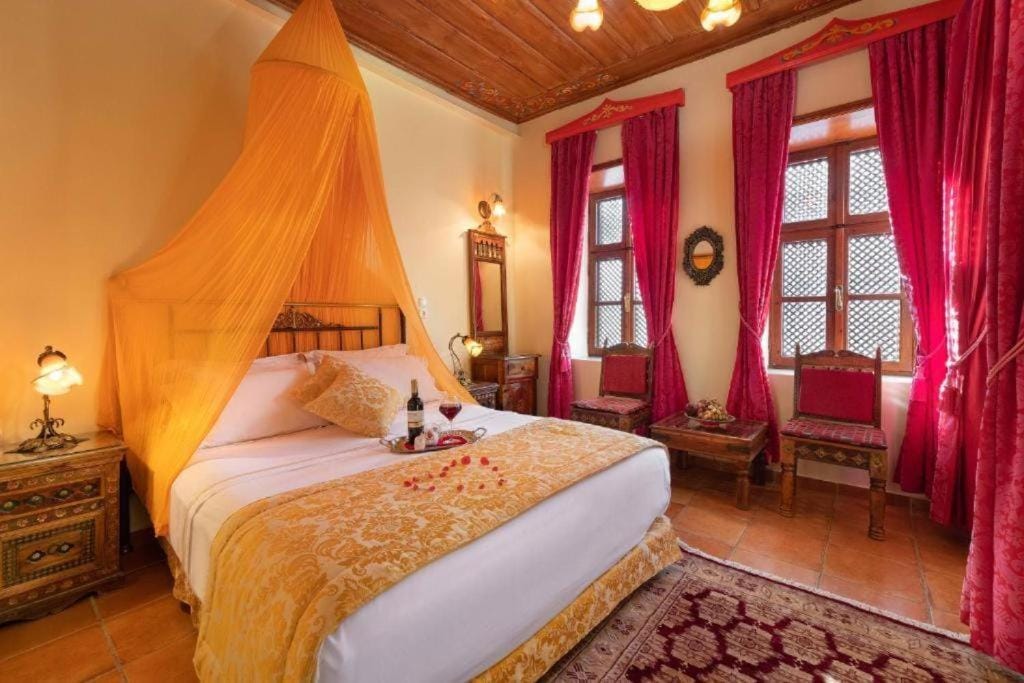 Nikos Takis Boutique Fashion hotel — 5