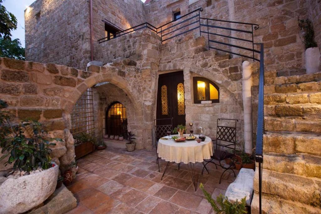 Porolithos Boutique Hotel — 1