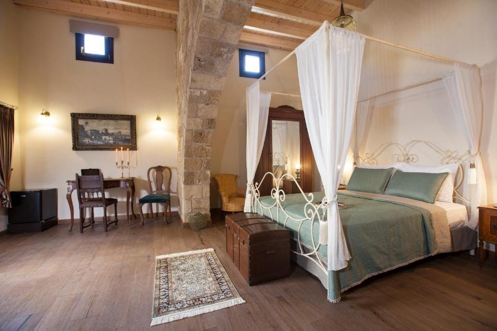 Porolithos Boutique Hotel — 2