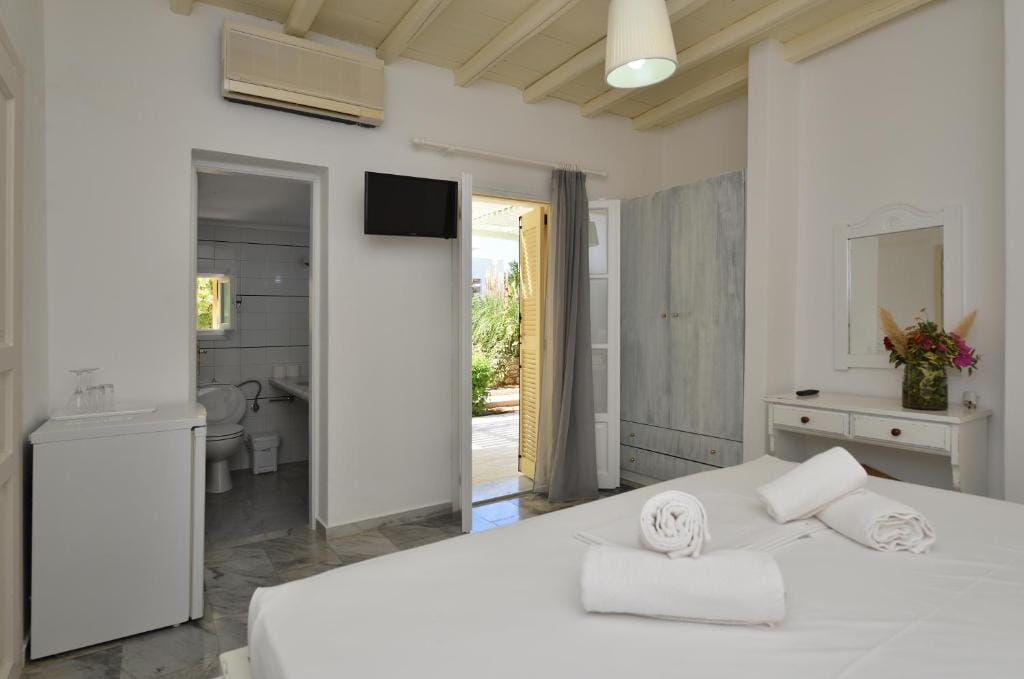 Surfing Beach Village Paros — 3